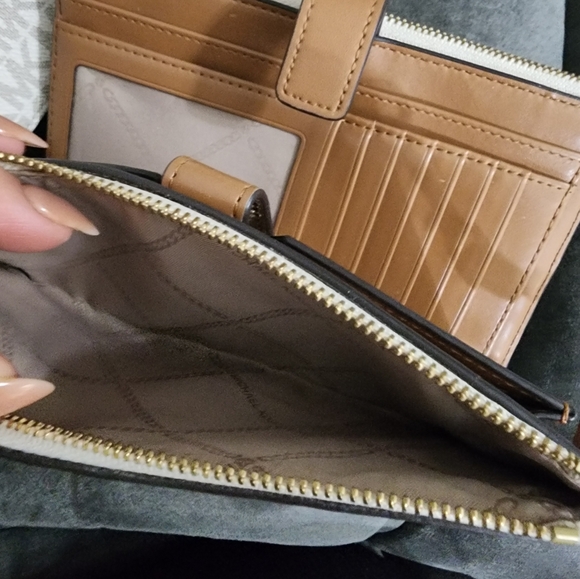 MK - Picture 6 of 13